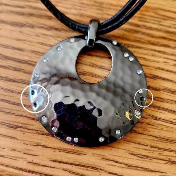 CHICO'S Hammered Gunmetal Black Pendant Necklace NORMCORE! - Picture 7 of 9